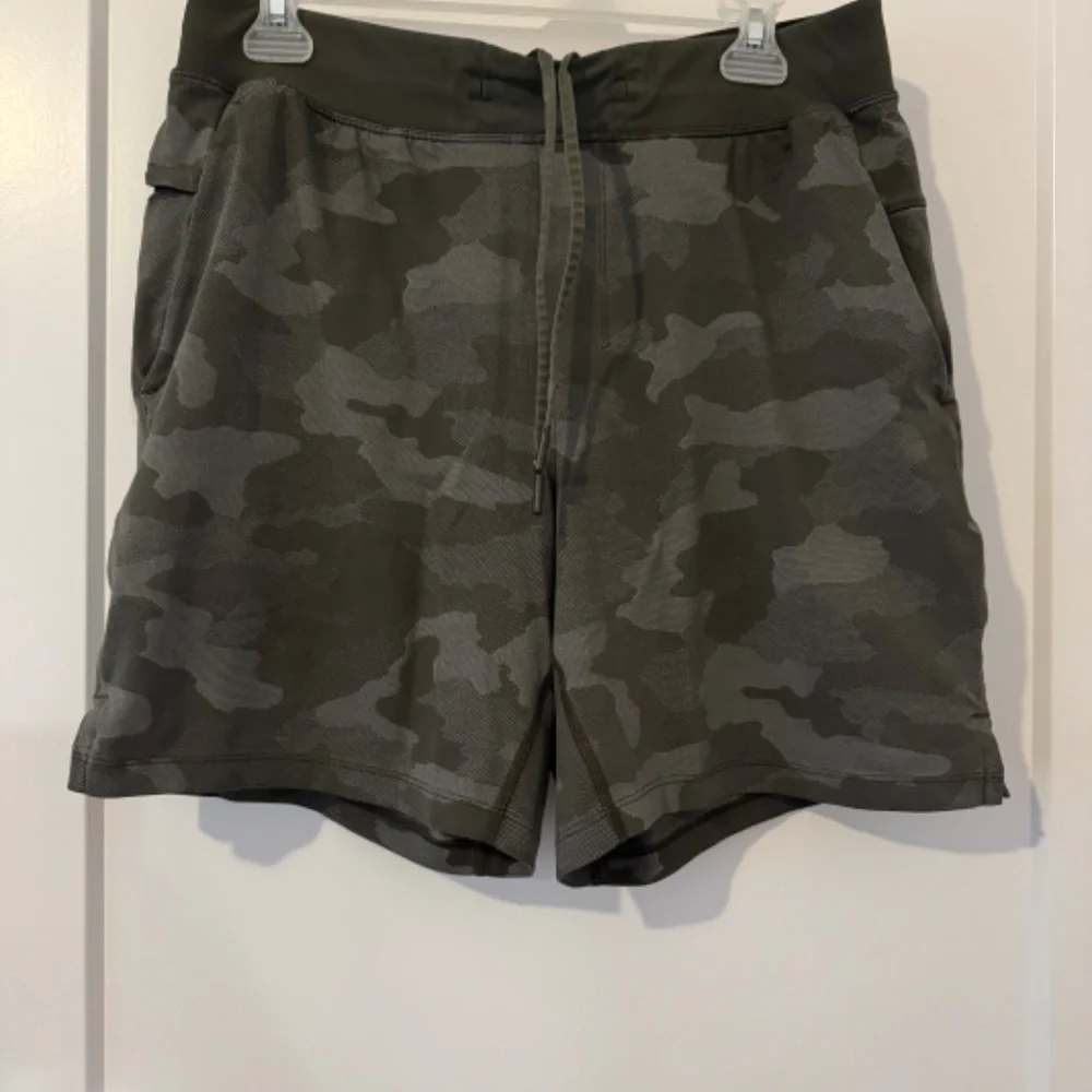 Camo Men's Lululemon Shorts - Picture 2 of 9